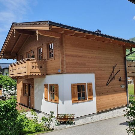 נידרנסיל Alpen Chalets Zell Am See מראה חיצוני תמונה